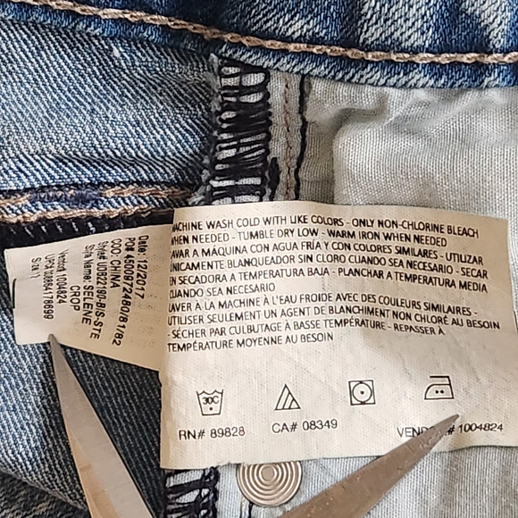 Bandolino Selene Acid-Washed Embroidered Geometric Designs Women's Jeans Size 12 - Picture 8 of 16